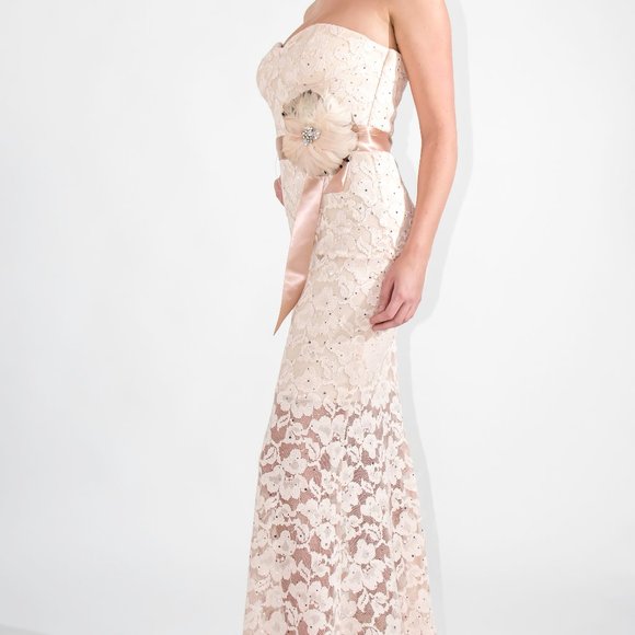 City Triangles Strapless Nude Floral Lace Floral Feather Ball Gown Dress XS - Picture 5 of 8